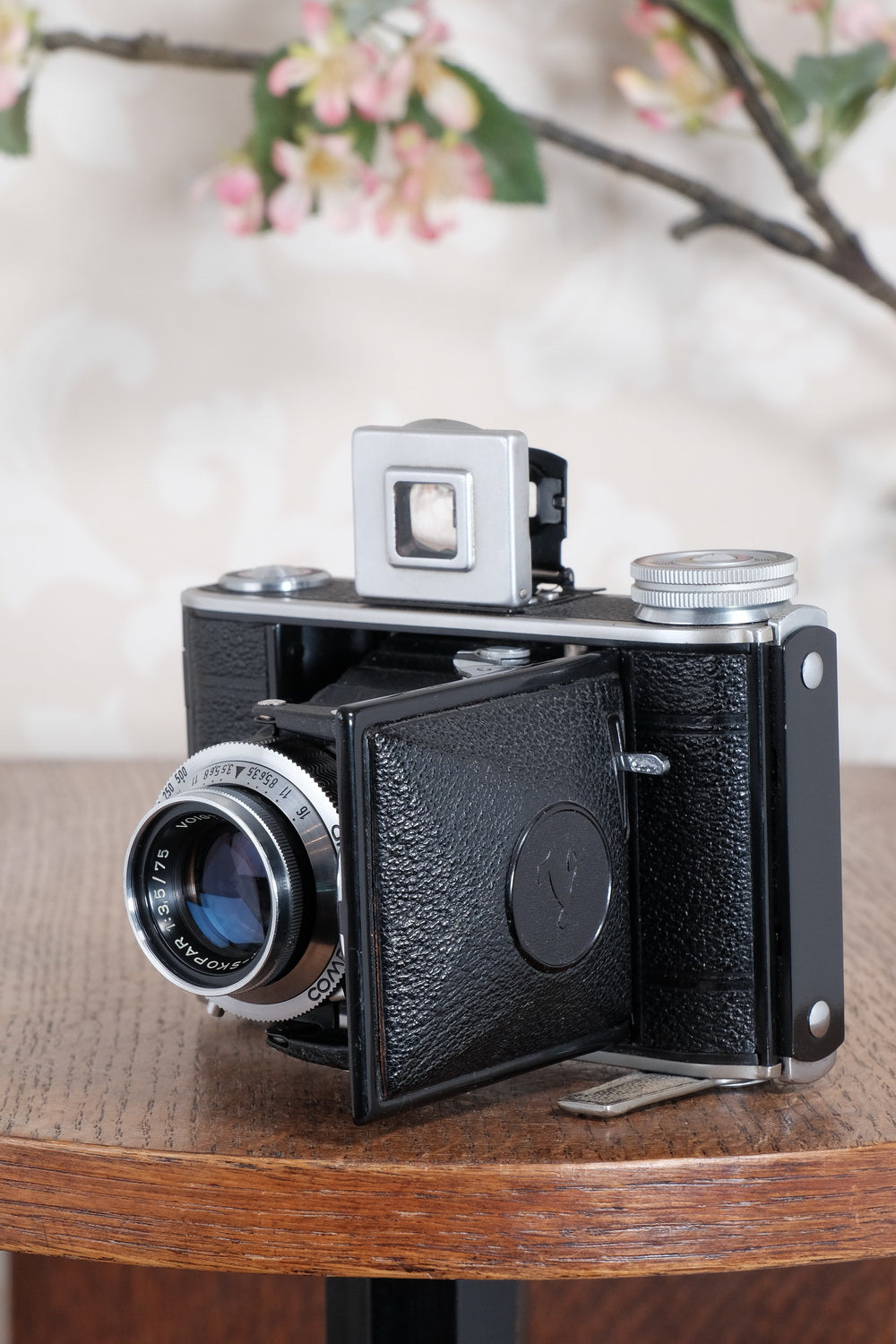 NEAR MINT! 1947 Voigtlander Bessa 66, Medium Format Folder with Color-Skopar lens. CLA'd, Freshly Serviced!