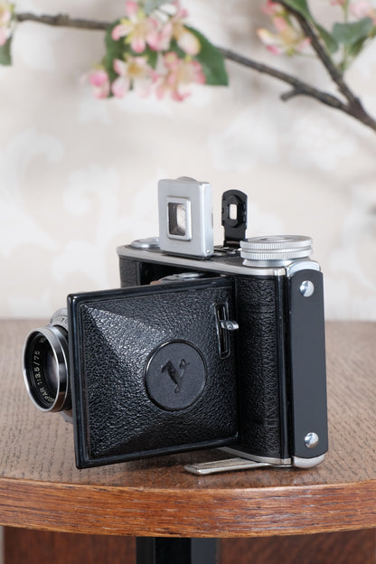 NEAR MINT! 1947 Voigtlander Bessa 66, Medium Format Folder with Color-Skopar lens. CLA'd, Freshly Serviced!
