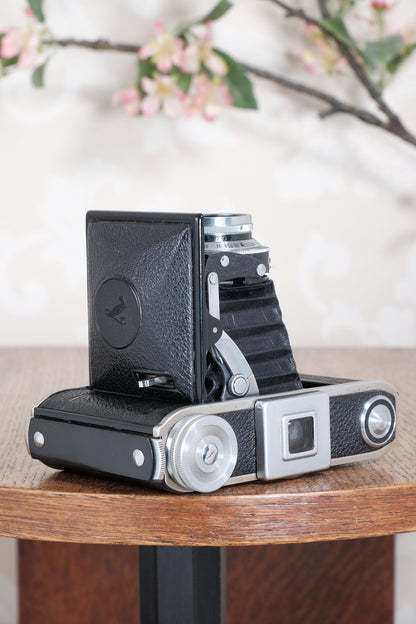 NEAR MINT! 1947 Voigtlander Bessa 66, Medium Format Folder with Color-Skopar lens. CLA'd, Freshly Serviced!