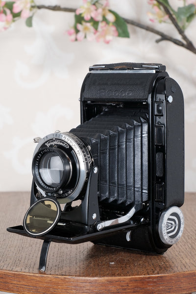 Superb! 1940 Voigtlander 6x9 Black Bessa rangefinder with Heliar lens! Freshly Serviced, CLA'd.