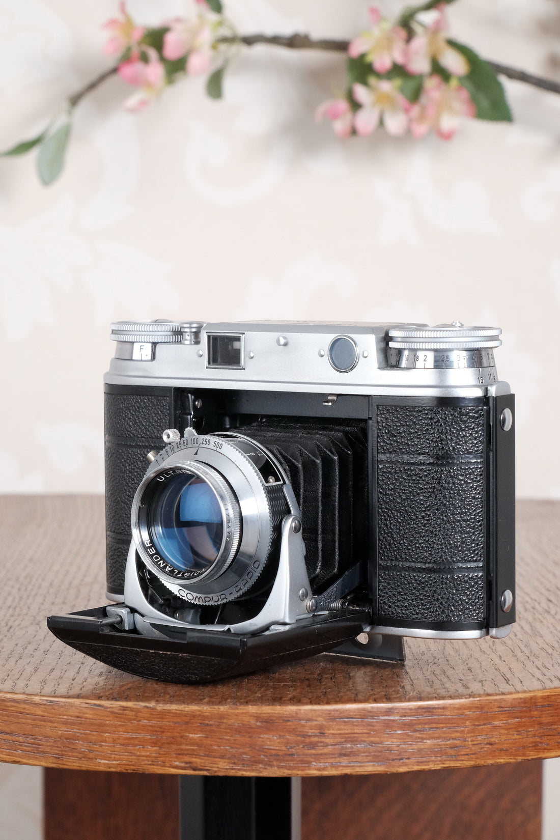 Near Mint! 1951 Voigtlander Vito III, Rangefinder with superb 2.0/50mm Ultron lens and original brown leather case . CLA'd, Freshly Serviced!