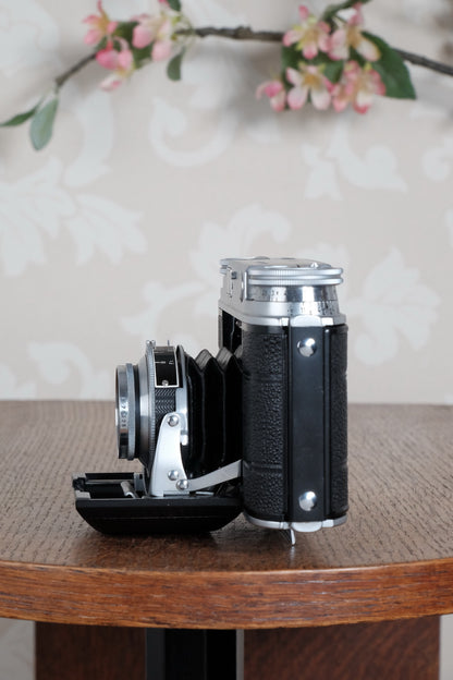 Near Mint! 1951 Voigtlander Vito III, Rangefinder with superb 2.0/50mm Ultron lens and original brown leather case . CLA'd, Freshly Serviced!