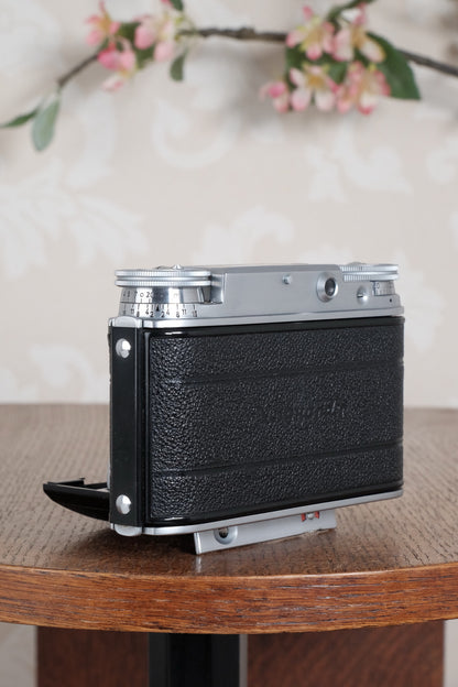Near Mint! 1951 Voigtlander Vito III, Rangefinder with superb 2.0/50mm Ultron lens and original brown leather case . CLA'd, Freshly Serviced!