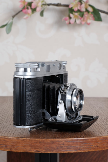 Near Mint! 1951 Voigtlander Vito III, Rangefinder with superb 2.0/50mm Ultron lens and original brown leather case . CLA'd, Freshly Serviced!
