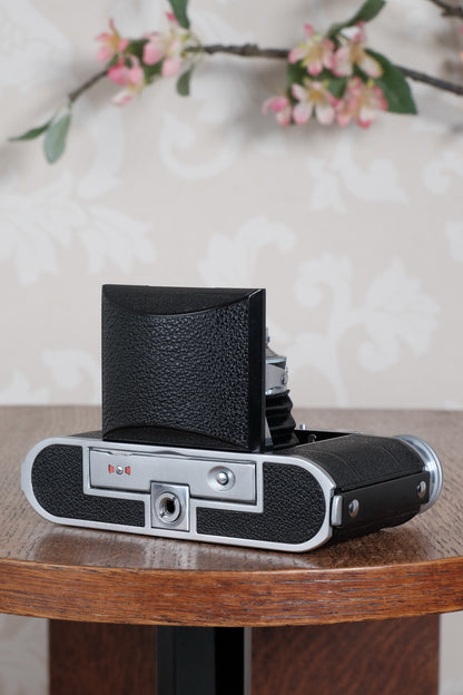 Near Mint! 1951 Voigtlander Vito III, Rangefinder with superb 2.0/50mm Ultron lens and original brown leather case . CLA'd, Freshly Serviced!