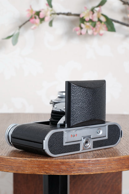 Near Mint! 1951 Voigtlander Vito III, Rangefinder with superb 2.0/50mm Ultron lens and original brown leather case . CLA'd, Freshly Serviced!