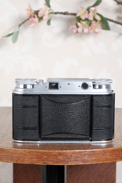 Near Mint! 1951 Voigtlander Vito III, Rangefinder with superb 2.0/50mm Ultron lens and original brown leather case . CLA'd, Freshly Serviced!