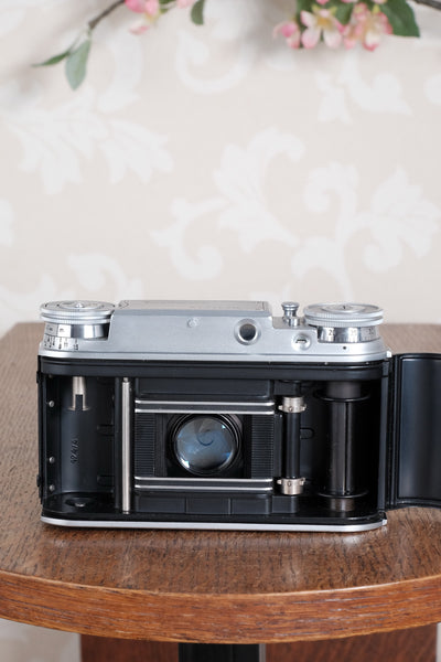 Near Mint! 1951 Voigtlander Vito III, Rangefinder with superb 2.0/50mm Ultron lens and original brown leather case . CLA'd, Freshly Serviced!