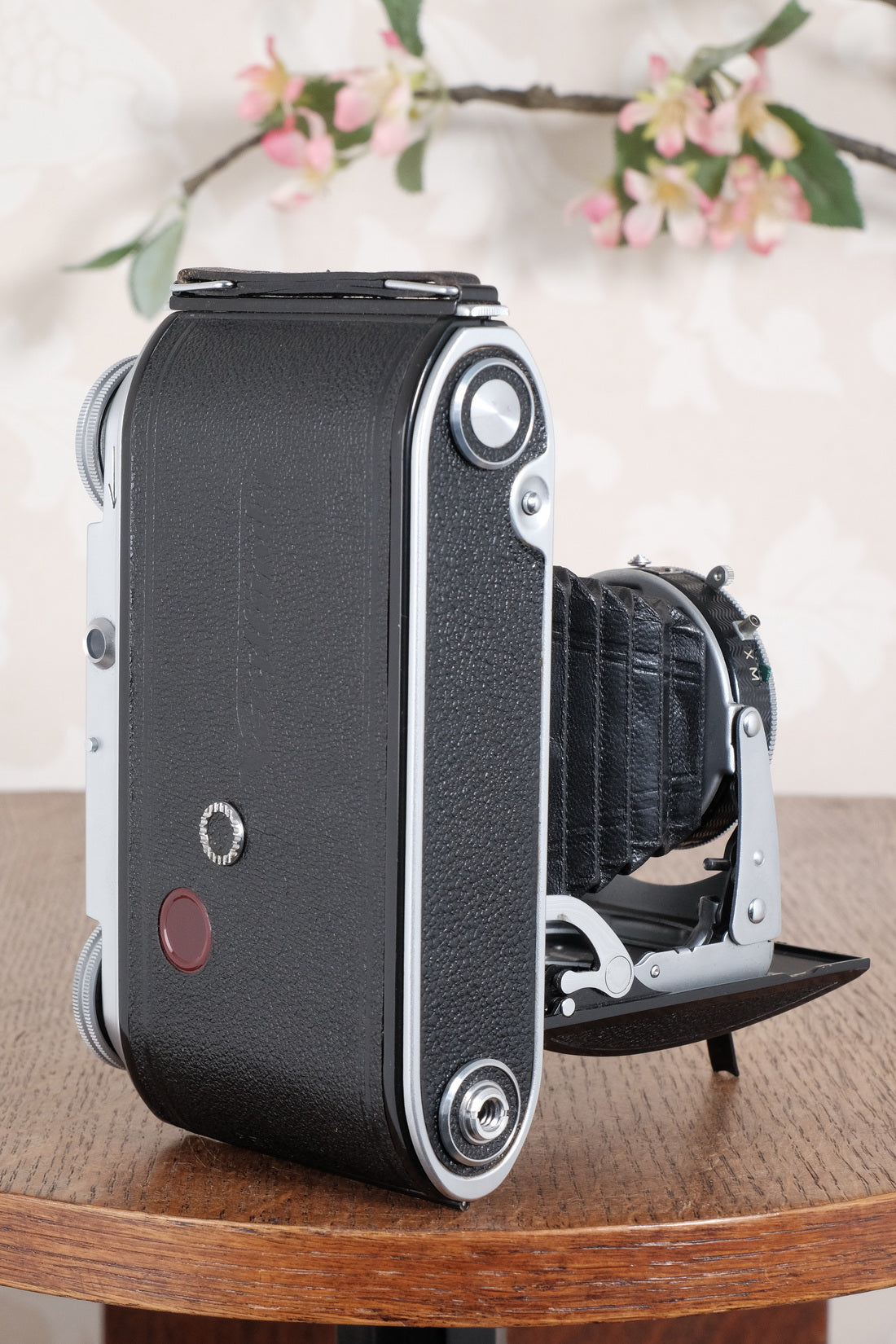 Near Mint! 1952 Voigtlander 6x9 Bessa II with Color-Skopar lens & original leather case. Freshly Serviced, CLA'd.