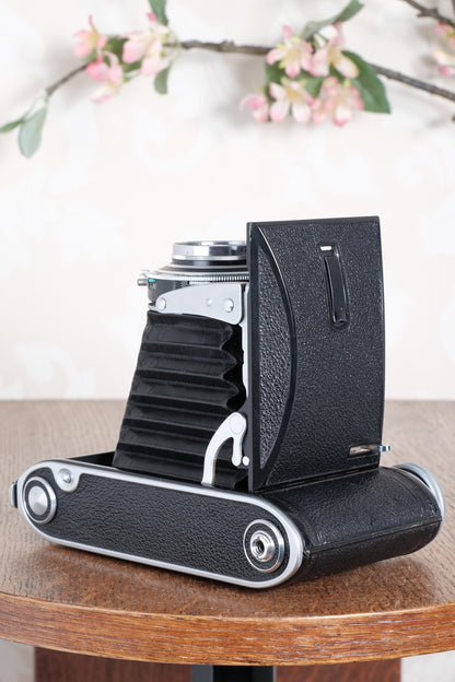 Near Mint! 1952 Voigtlander 6x9 Bessa II with Color-Skopar lens & original leather case. Freshly Serviced, CLA'd.