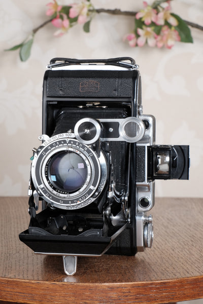 SUPERB! 1952 Zeiss-Ikon Super 6x9 Ikonta 531/2, Synchro-Compur & Coated Zeiss Tessar lens. CLA’d, Freshly Serviced!