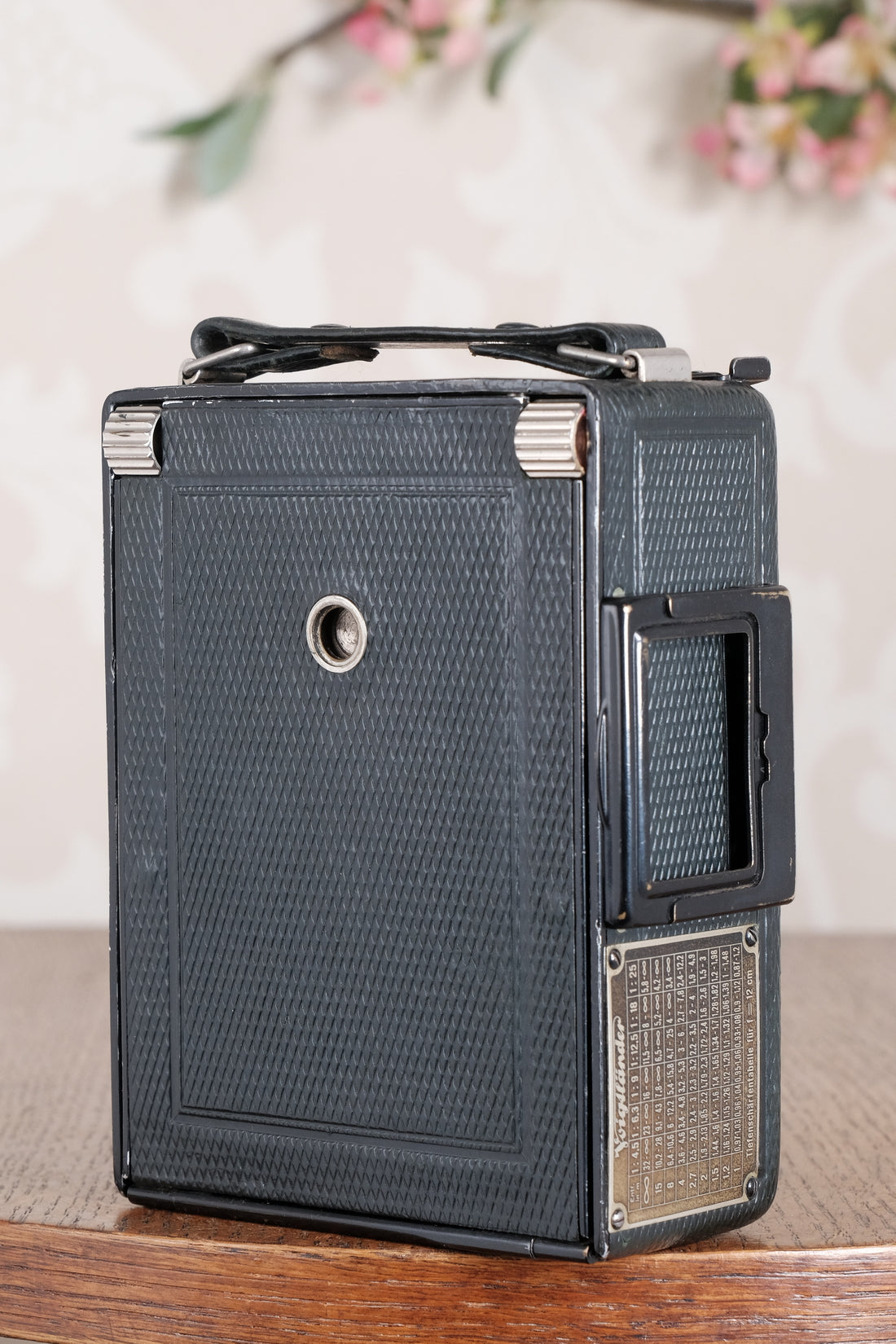 Rare Green Voigtlander 1934 Bergheil (DeLuxe) Camera with 120mm Heliar lens & leather case! Freshly serviced, CLA'd!