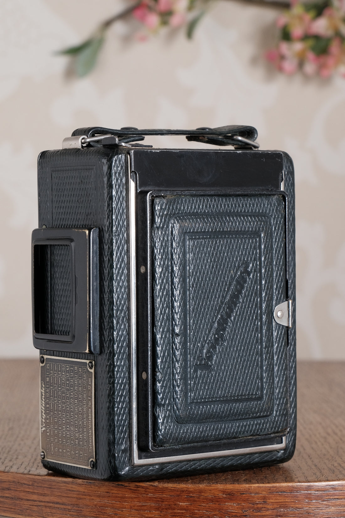 Rare Green Voigtlander 1934 Bergheil (DeLuxe) Camera with 120mm Heliar lens & leather case! Freshly serviced, CLA'd!