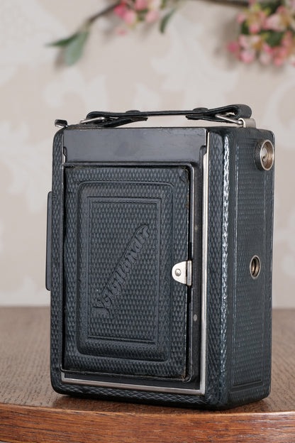 Rare Green Voigtlander 1934 Bergheil (DeLuxe) Camera with 120mm Heliar lens & leather case! Freshly serviced, CLA'd!