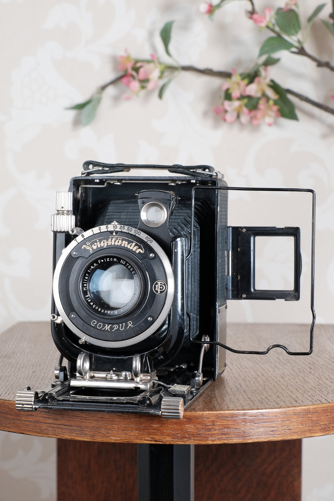 Rare Green Voigtlander 1934 Bergheil (DeLuxe) Camera with 120mm Heliar lens & leather case! Freshly serviced, CLA'd!