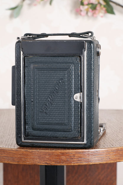Rare Green Voigtlander 1934 Bergheil (DeLuxe) Camera with 120mm Heliar lens & leather case! Freshly serviced, CLA'd!