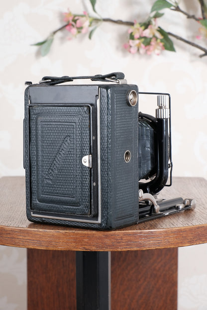 Rare Green Voigtlander 1934 Bergheil (DeLuxe) Camera with 120mm Heliar lens & leather case! Freshly serviced, CLA'd!