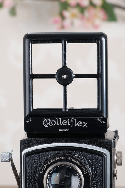 Superb! 1936 Old Standard Rolleiflex with lovely original lenscap, case and strap. Freshly Serviced, CLA’d!
