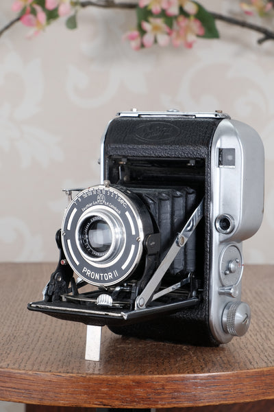 1939 Ensign 220, 6x6 / 6x4.5 Medium format Coupled Rangefinder Camera, , CLA'd, Freshly serviced!