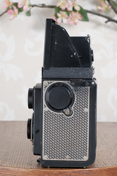 Superb! 1936 Art-Deco Nickel-plated Rolleicord with original case, CLA’d, Freshly Serviced!