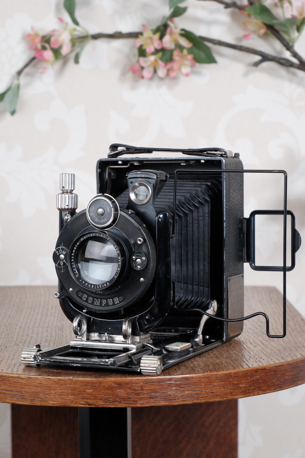 Excellent! 1930 Voigtlander Bergheil with vintage