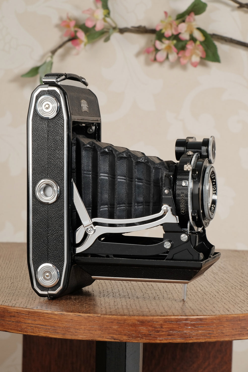 SUPERB! 1938 Zeiss Ikon Super Ikonta 6x9, Tessar lens. CLA’d, Freshly Serviced! - Zeiss-Ikon- Petrakla Classic Cameras