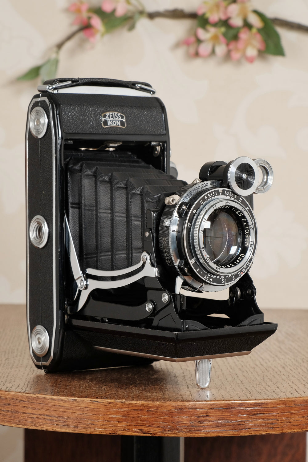 A1350 Zeiss Ikon SUPER IKONIA フィルムカメラ 1949 Zeiss Ikon Super Ikonta with “T” coated Tessar lens. CLA'd