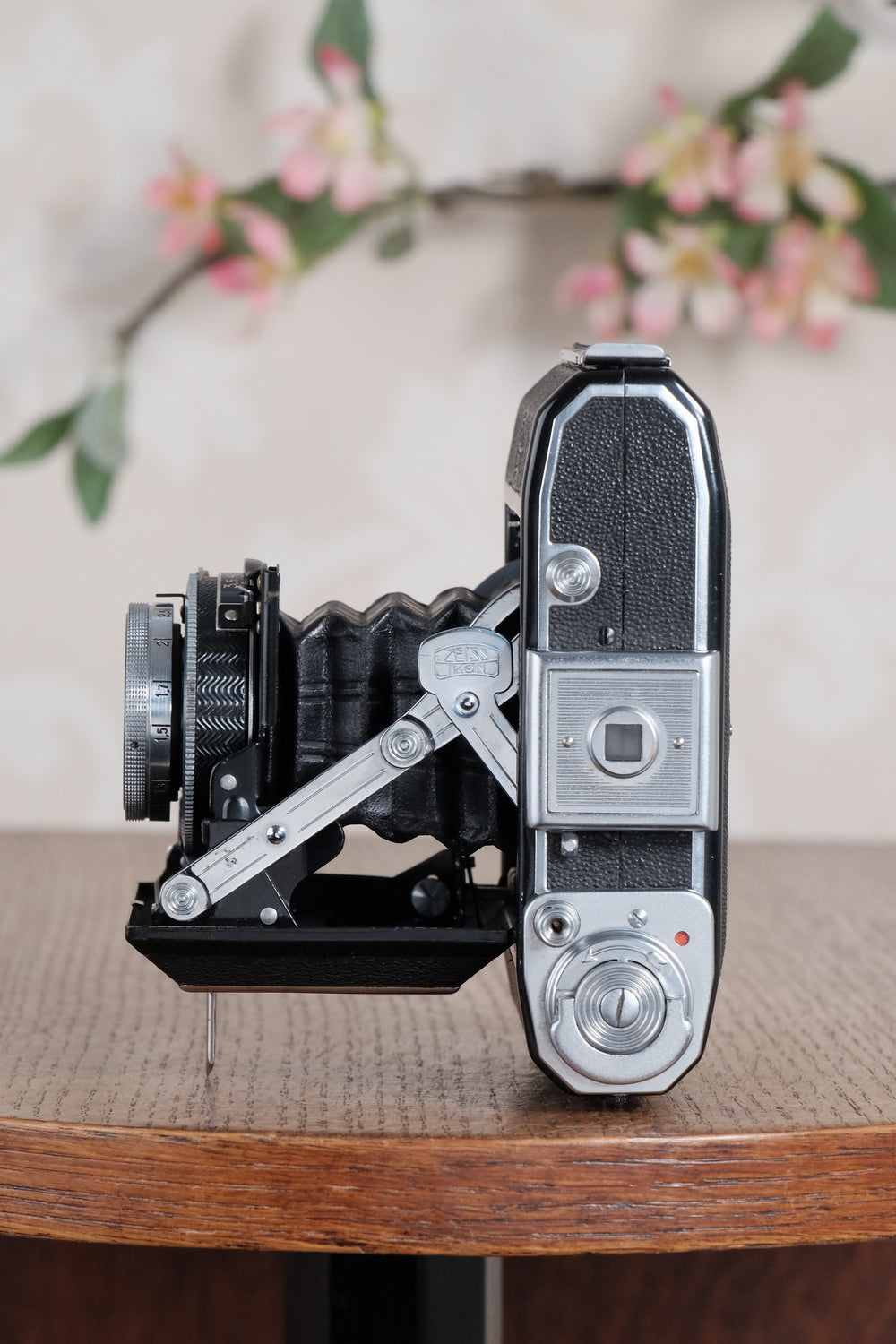 Zeiss Ikon Ikonta 折りたたみ式フィルムカメラ Zeiss Ikon Ikonta 521 Folding 6x4.5 Camera c/w Novar-Anastigmat