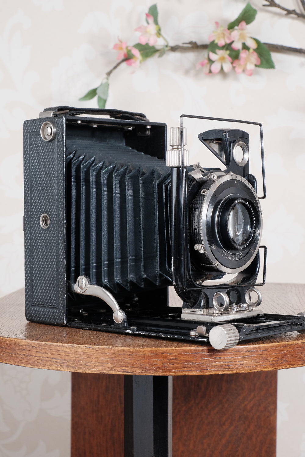 Rare Green Voigtlander 1934 Bergheil (DeLuxe) Camera with Heliar lens and roll-film back. Freshly serviced, CLA'd!