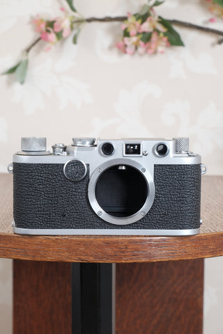 Is this a Leica IIIF with a red dial Is this a Leica IIIF with a red dial