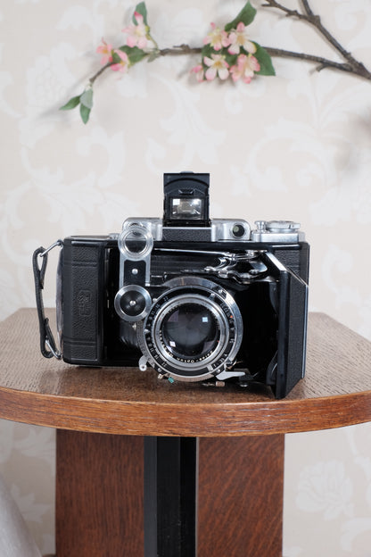 SUPERB! 1953 Zeiss-Ikon Super 6x9 Ikonta 531/2, Synchro-Compur & Coated Zeiss Tessar lens. CLA’d, Freshly Serviced! - Zeiss-Ikon- Petrakla Classic Cameras