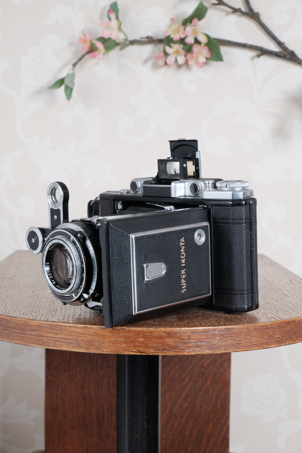 SUPERB! 1953 Zeiss-Ikon Super 6x9 Ikonta 531/2, Synchro-Compur & Coated Zeiss Tessar lens. CLA’d, Freshly Serviced! - Zeiss-Ikon- Petrakla Classic Cameras