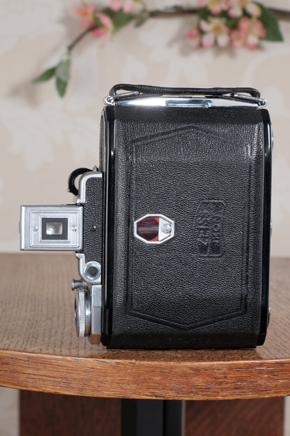 Superb! 1949 Zeiss Ikon Super Ikonta, Coated Zeiss-Opton Tessar. CLA’d, Freshly Serviced! - Zeiss-Ikon- Petrakla Classic Cameras