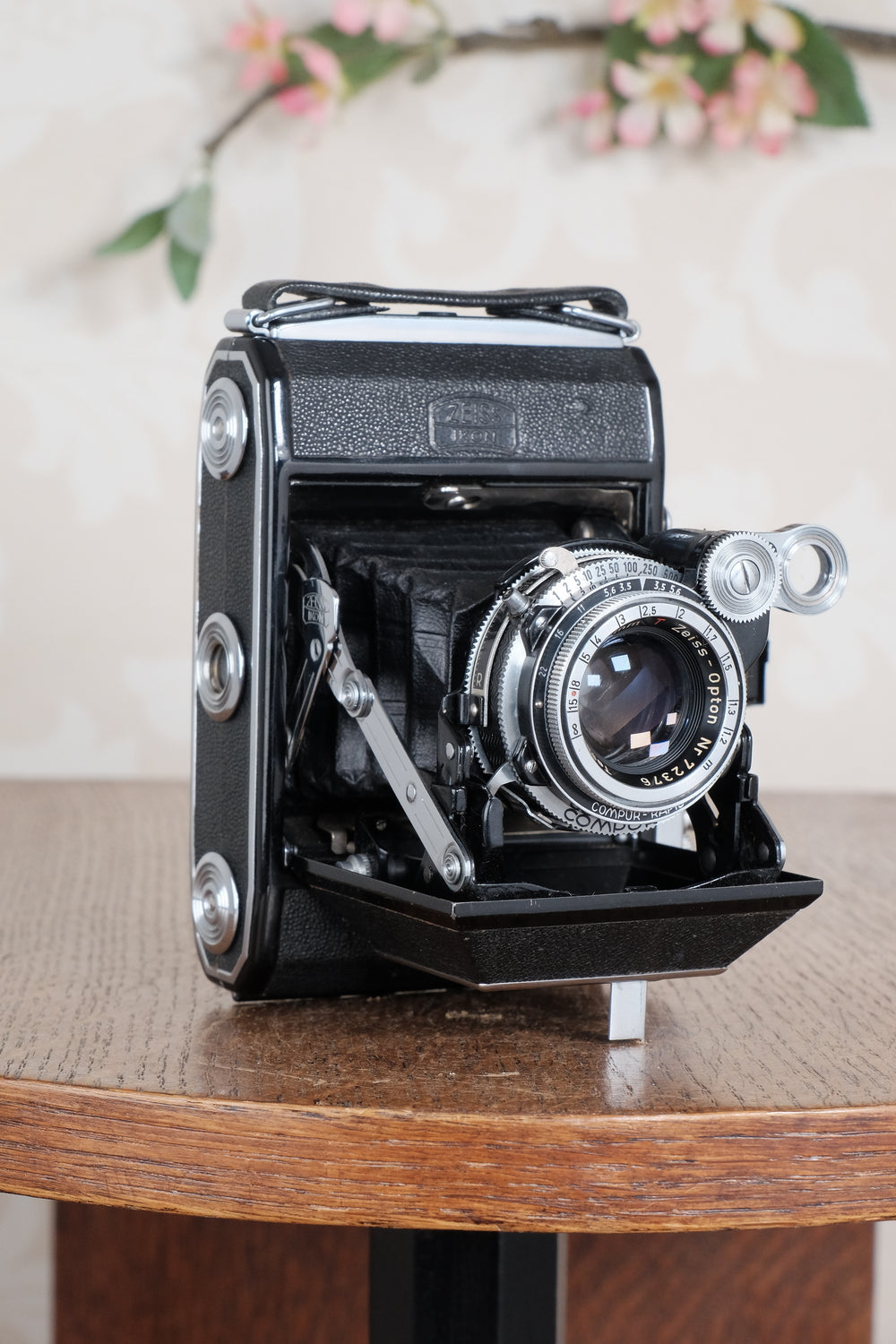 Superb! 1949 Zeiss Ikon Super Ikonta, Coated Zeiss-Opton Tessar