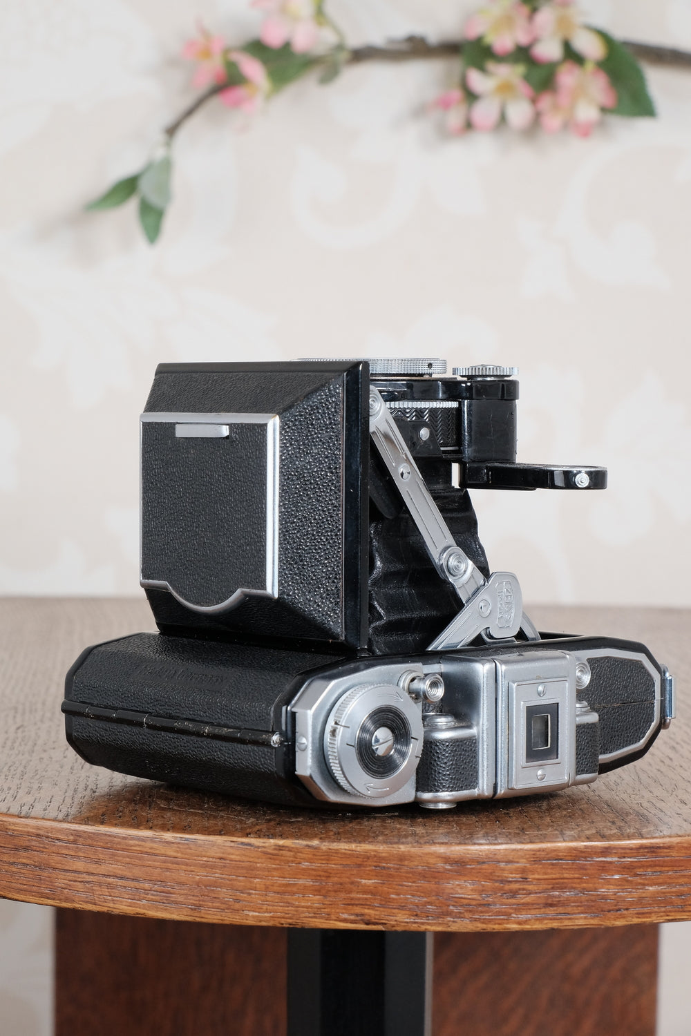 Zeiss Ikon Ikonta 折りたたみ式フィルムカメラ Zeiss Ikon Ikonta 520/2 6x9cm Film Camera w Novar-Anastigmat 10.5