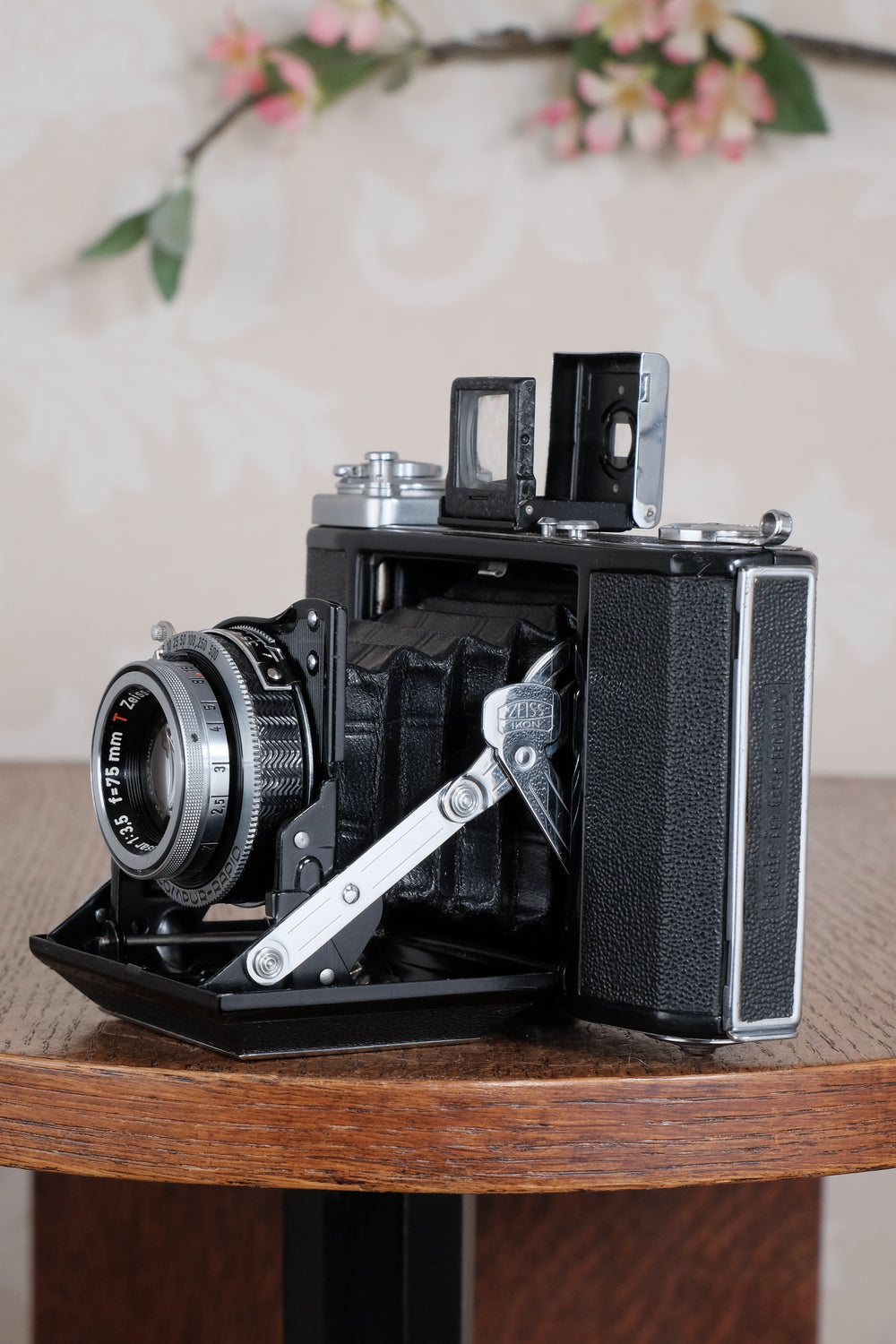 Near Mint! 1952 6x6 Zeiss-Ikon Ikonta. Freshly Serviced, CLA'd