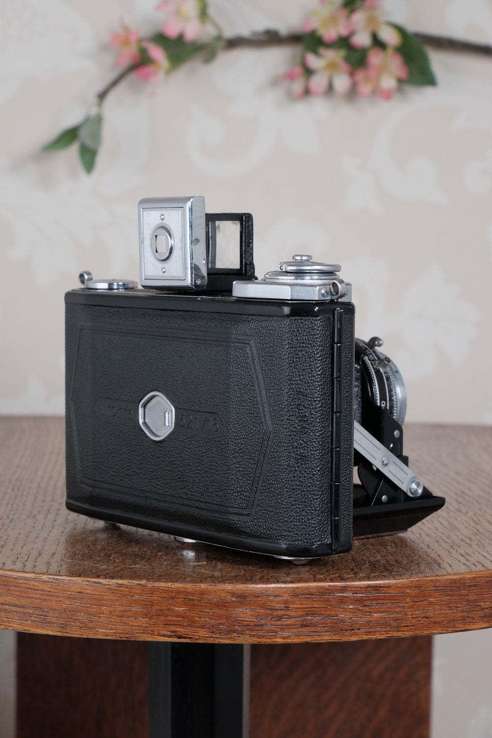 Near Mint! 1952 6x6 Zeiss-Ikon Ikonta. Freshly Serviced, CLA'd - Zeiss-Ikon- Petrakla Classic Cameras