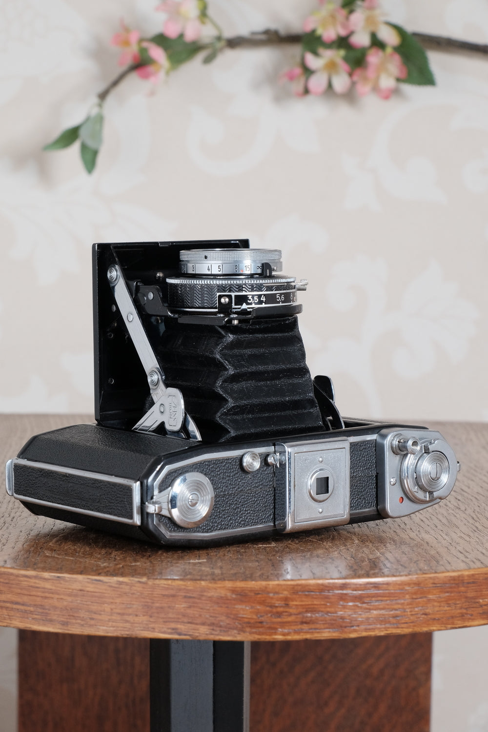 Near Mint! 1952 6x6 Zeiss-Ikon Ikonta. Freshly Serviced, CLA'd - Zeiss-Ikon- Petrakla Classic Cameras