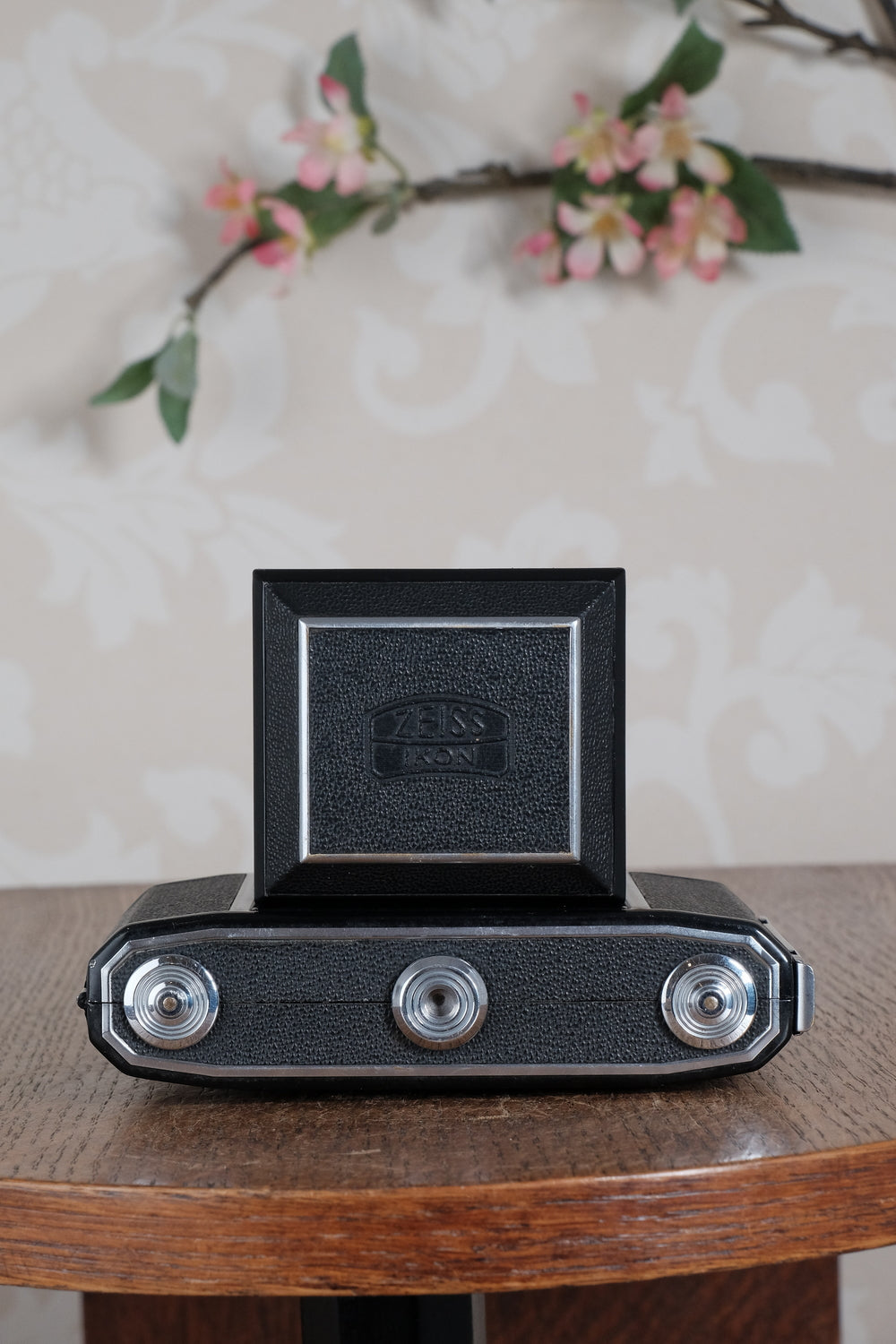 Near Mint! 1952 6x6 Zeiss-Ikon Ikonta. Freshly Serviced, CLA'd - Zeiss-Ikon- Petrakla Classic Cameras