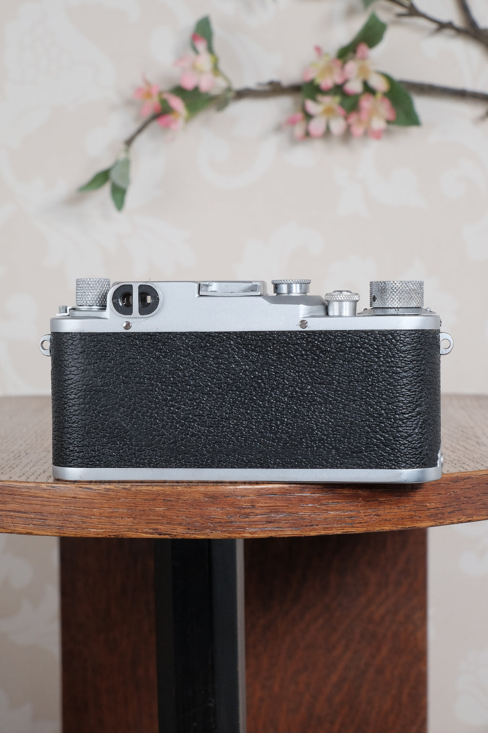 Superb! 1945 LEITZ LEICA IIIc, the desirable wartime “stepper”model. Freshly Serviced CLA'd! - Leitz- Petrakla Classic Cameras