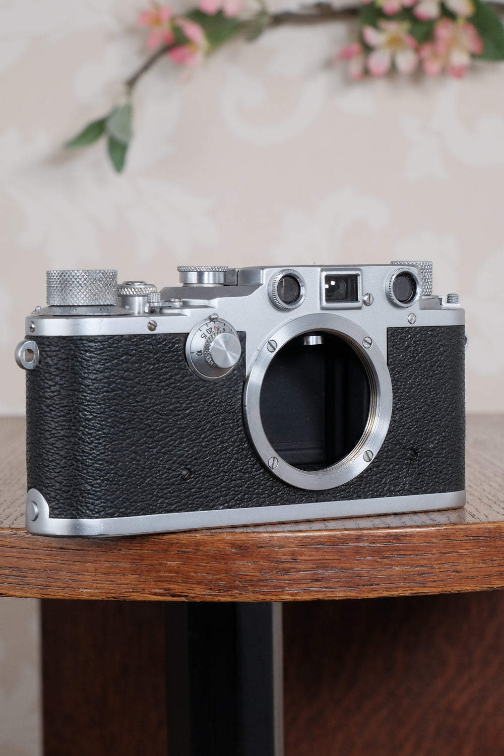 Superb! 1945 LEITZ LEICA IIIc, the desirable wartime “stepper”model. Freshly Serviced CLA'd! - Leitz- Petrakla Classic Cameras