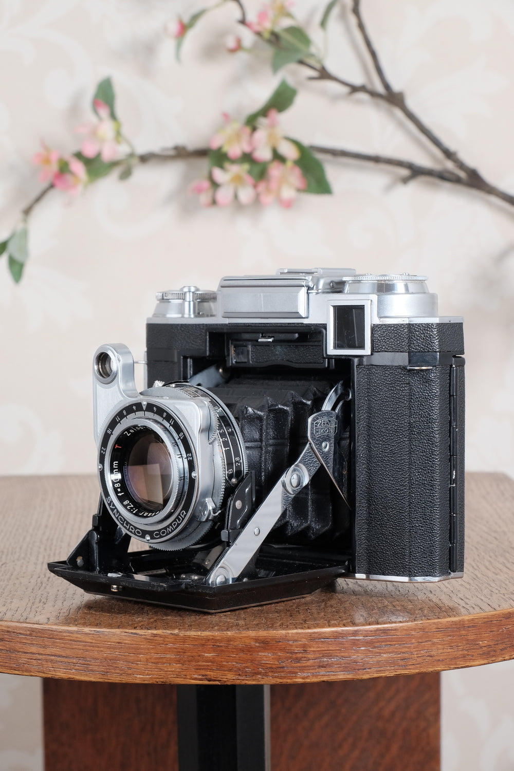 Superb! 1952 Zeiss-Ikon Super Ikonta B, Coated Tessar & Synchro-Compur. CLA’d - Zeiss-Ikon- Petrakla Classic Cameras