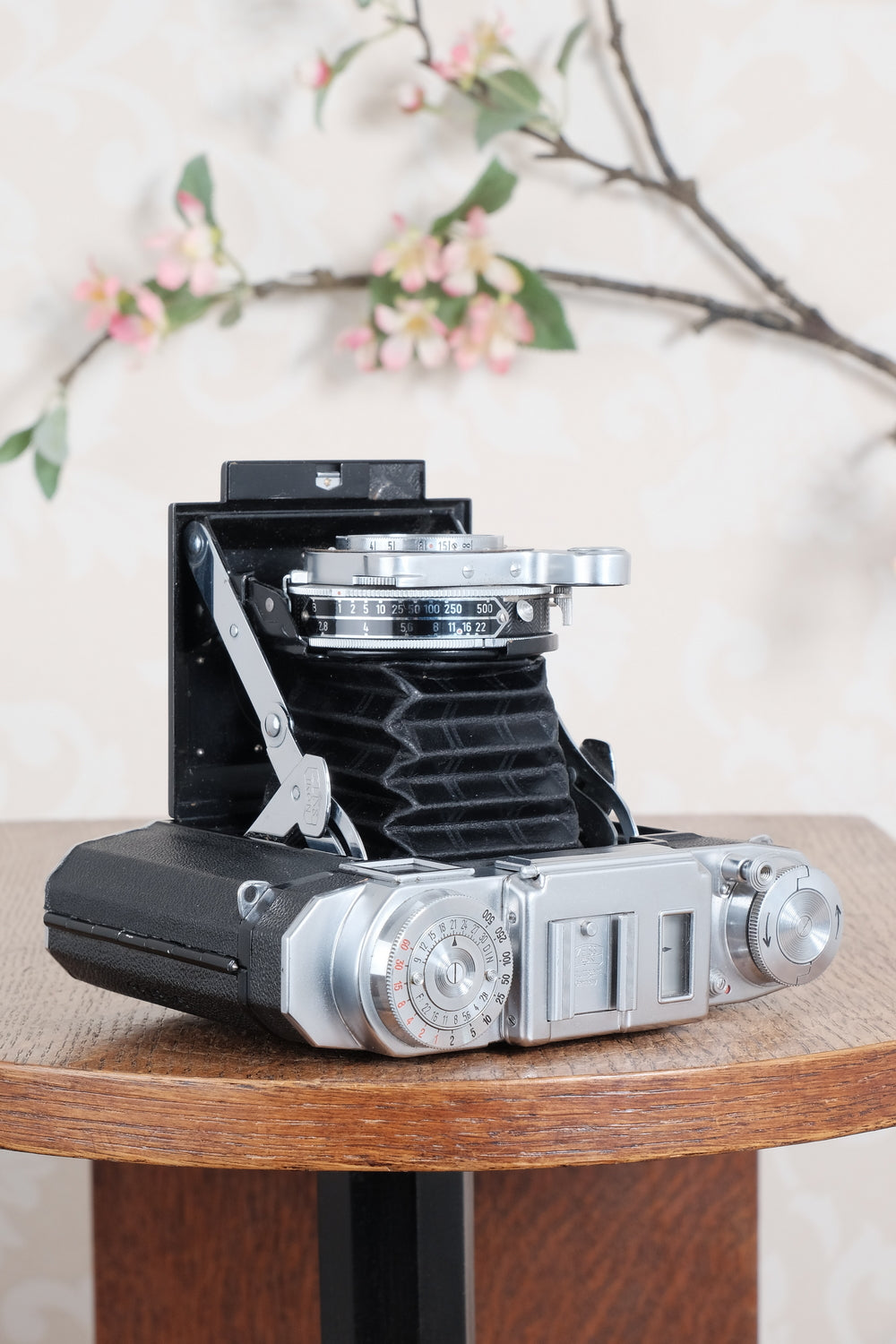Superb! 1952 Zeiss-Ikon Super Ikonta B, Coated Tessar & Synchro-Compur. CLA’d - Zeiss-Ikon- Petrakla Classic Cameras