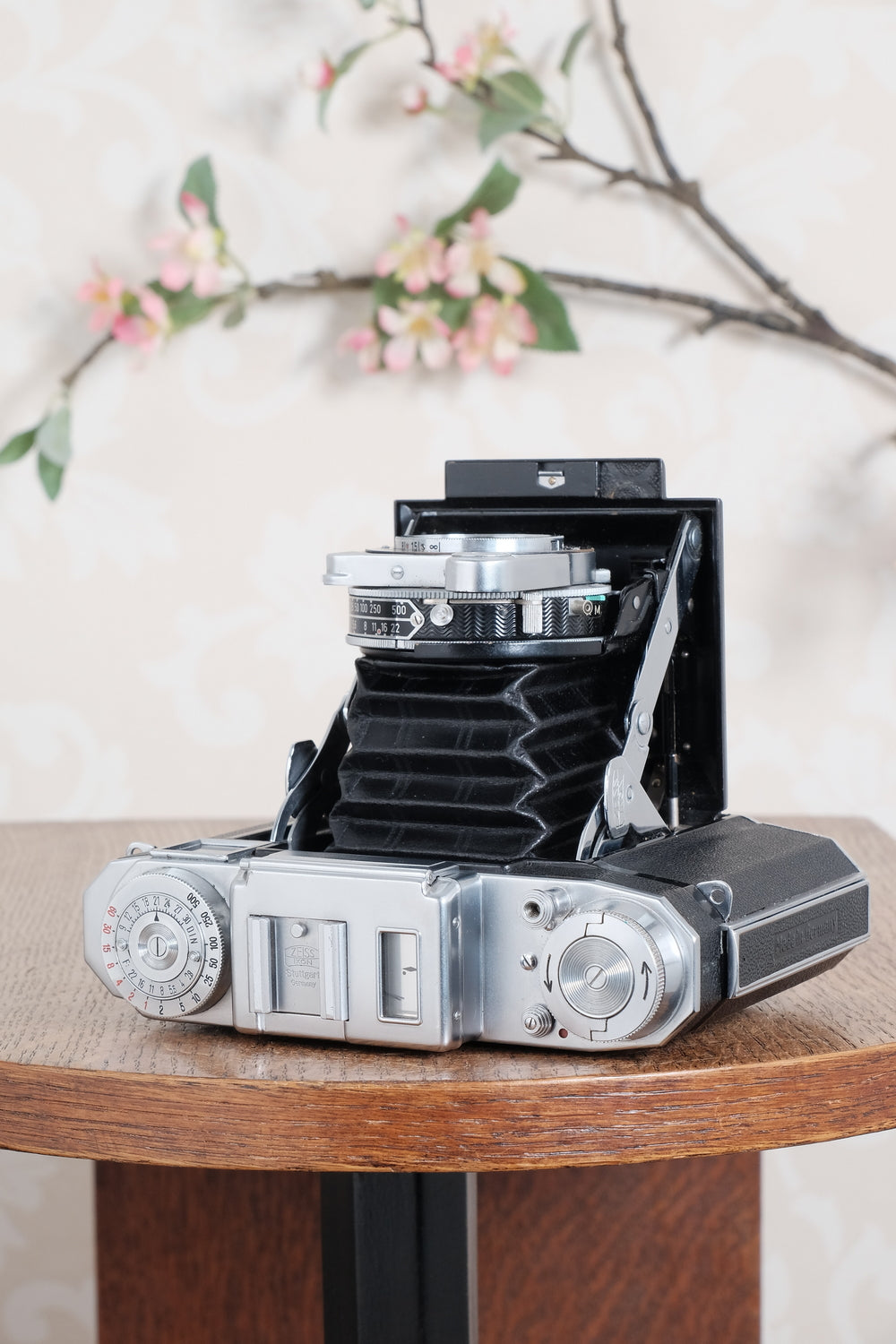 Superb! 1952 Zeiss-Ikon Super Ikonta B, Coated Tessar & Synchro
