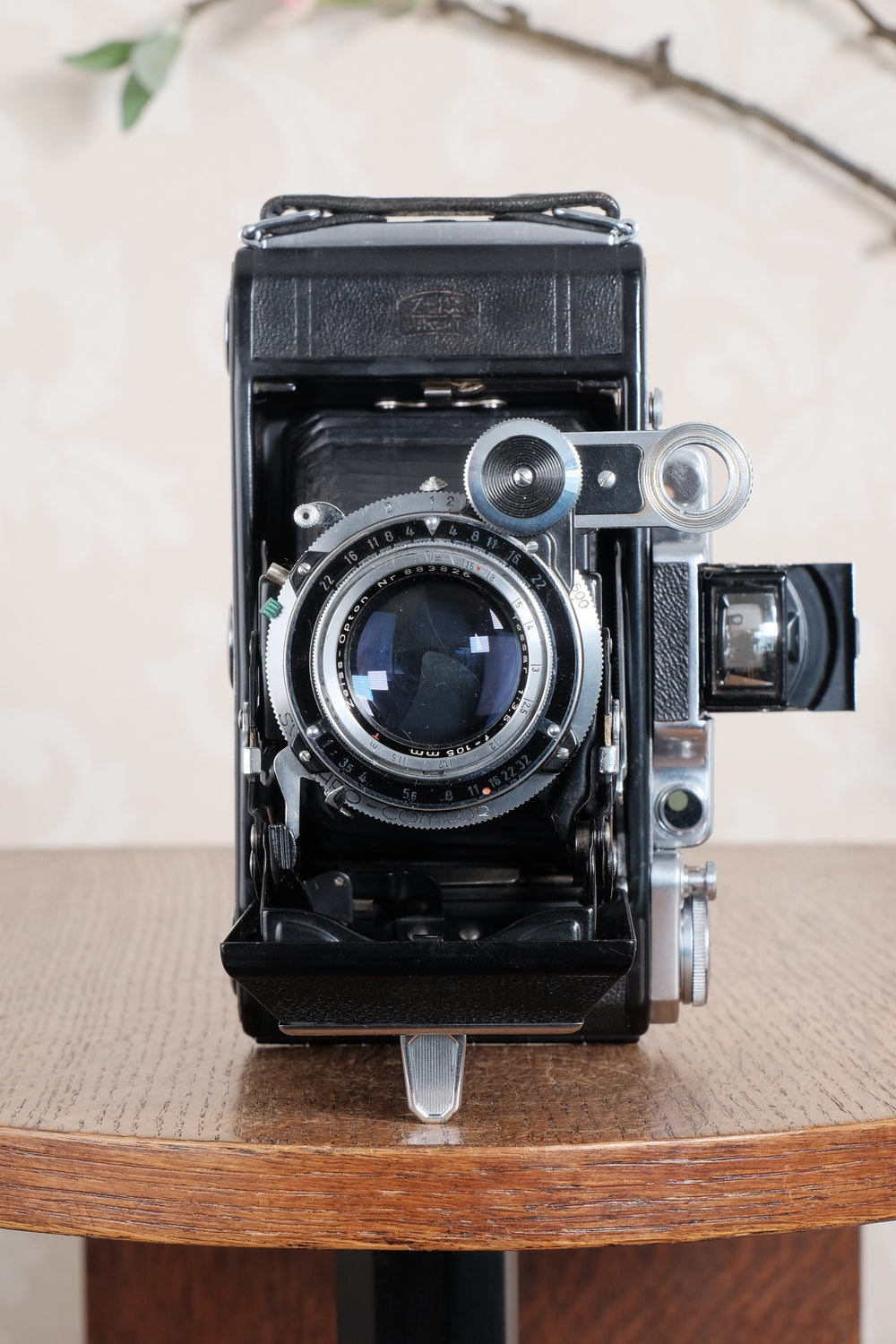 SUPERB! 1952 Zeiss Ikon Super Ikonta 6x9, Tessar lens. CLA’d, Freshly Serviced! - Zeiss-Ikon- Petrakla Classic Cameras