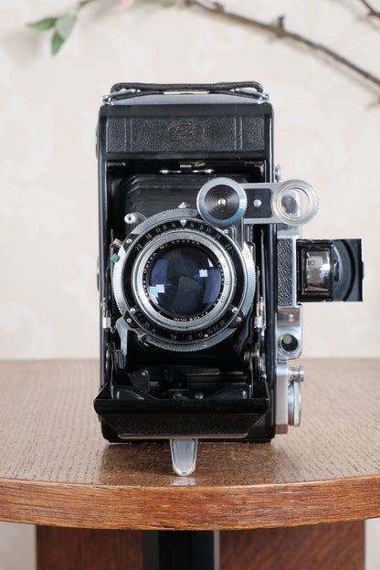 SUPERB! 1952 Zeiss Ikon Super Ikonta 6x9, Tessar lens. CLA’d, Freshly Serviced! - Zeiss-Ikon- Petrakla Classic Cameras