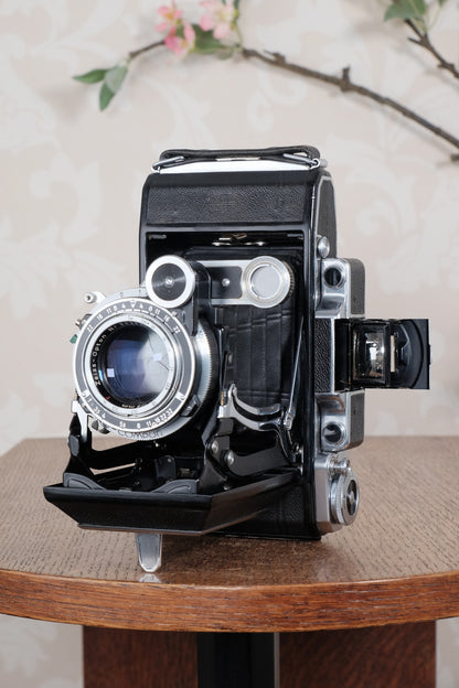 SUPERB! 1952 Zeiss Ikon Super Ikonta 6x9, Tessar lens. CLA’d, Freshly Serviced! - Zeiss-Ikon- Petrakla Classic Cameras