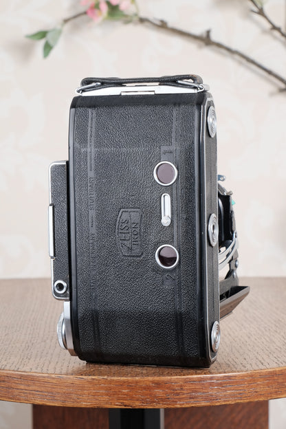 SUPERB! 1952 Zeiss Ikon Super Ikonta 6x9, Tessar lens. CLA’d, Freshly Serviced! - Zeiss-Ikon- Petrakla Classic Cameras