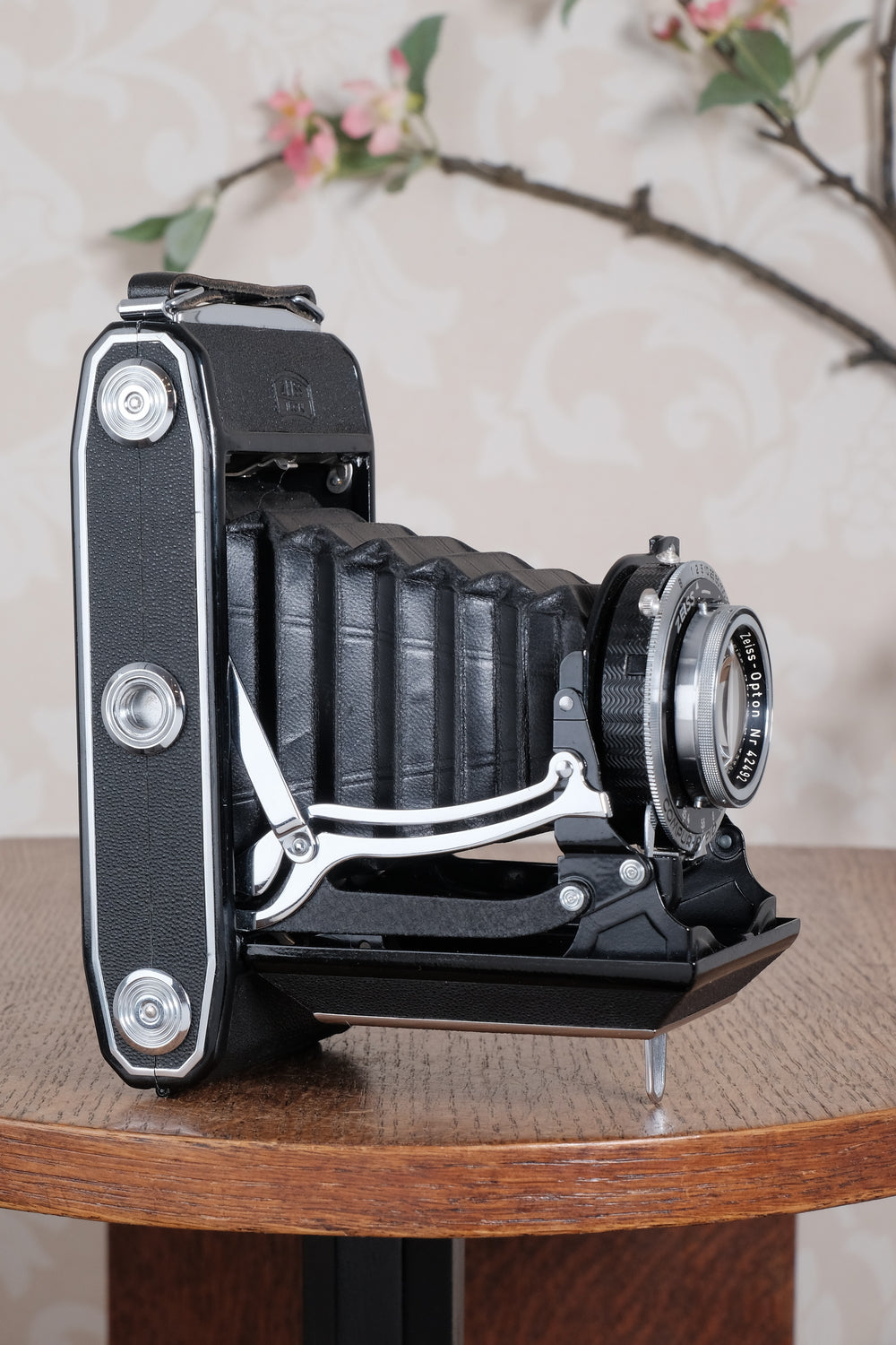 Mint! 1949 Zeiss-Ikon Ikonta 6x9, CLA'd, Freshly Serviced! - Zeiss-Ikon- Petrakla Classic Cameras