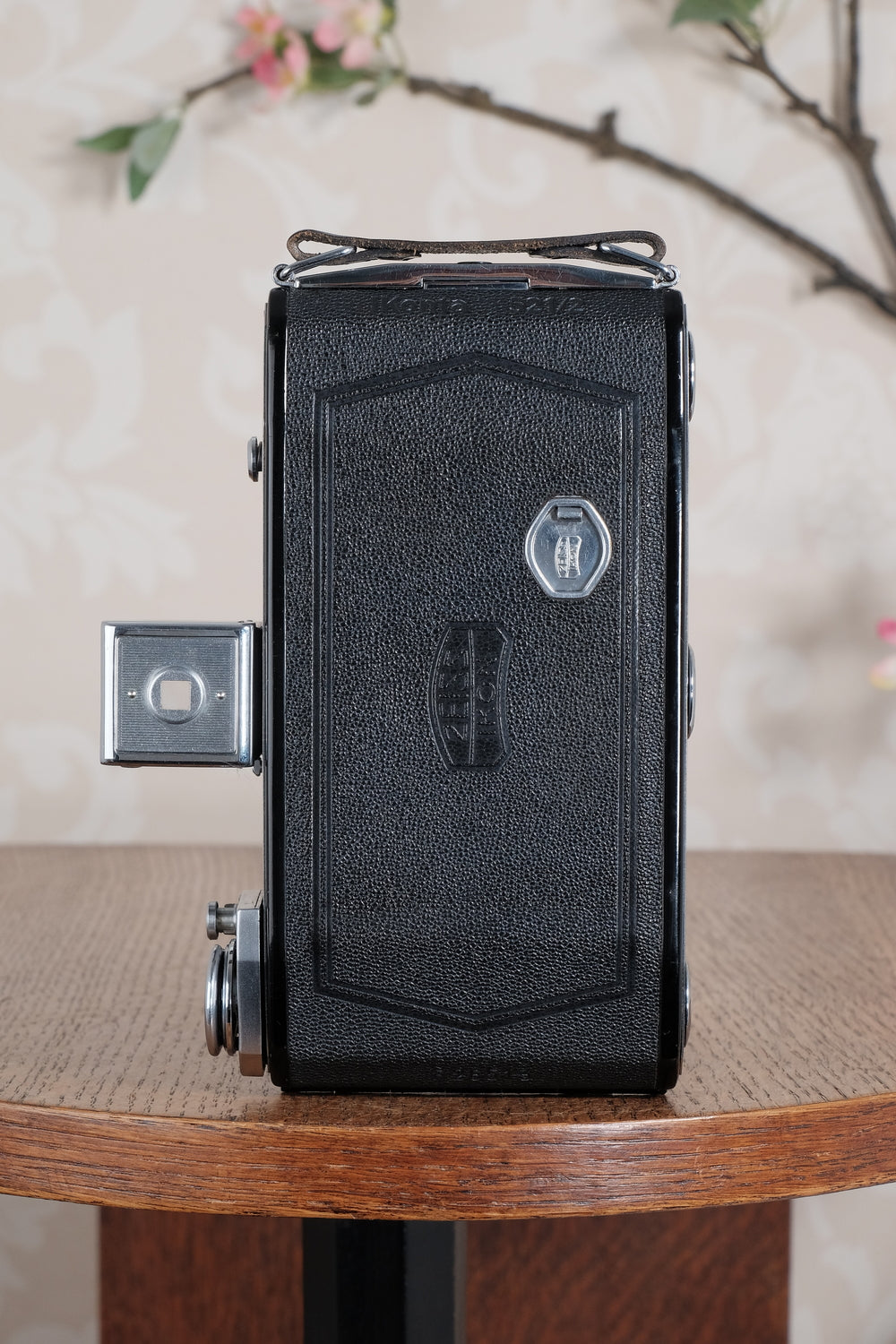 Near Mint! 1938 Zeiss-Ikon Ikonta 6x9, with leather case, CLA'd